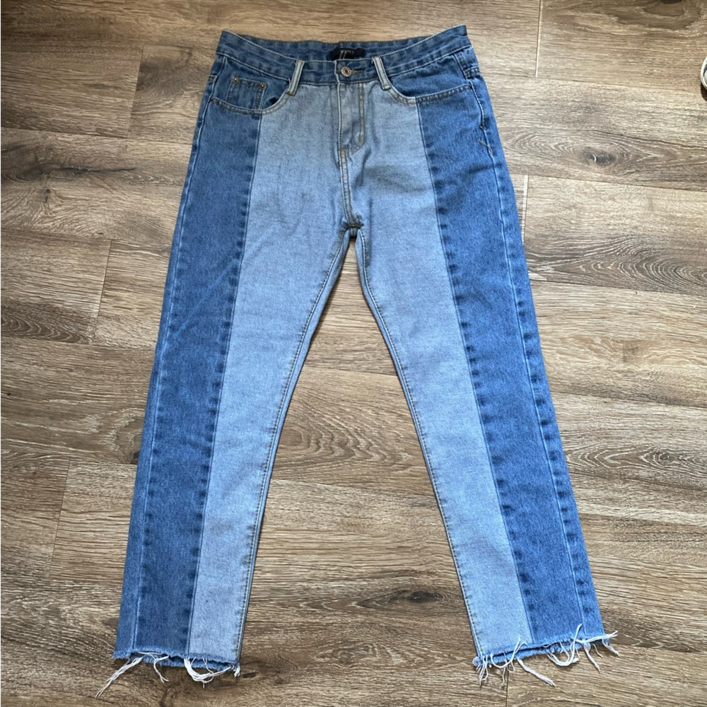 Forever 21 Two Tone Patchwork Raw Hem Jeans Size Medium